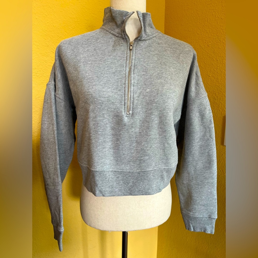 Reformation gray cropped hoodie zip up. Small